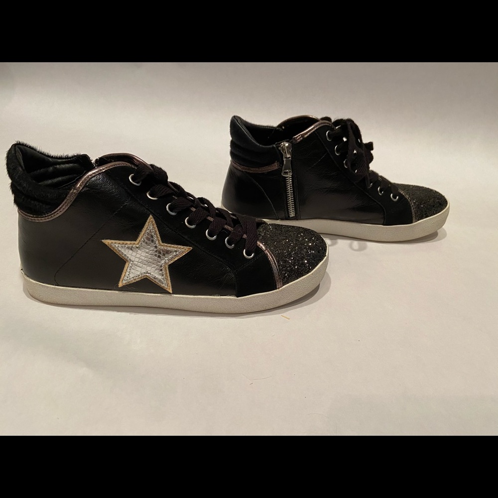 High top Steve Madden sneaker